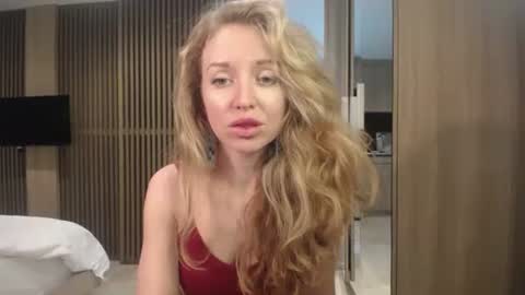 Sasha online show from 10.25.25