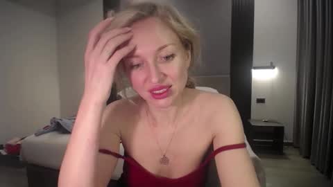 Snapshot of sashasweetsasha chatting on 03.09.26 Sasha online show from 03.09.26