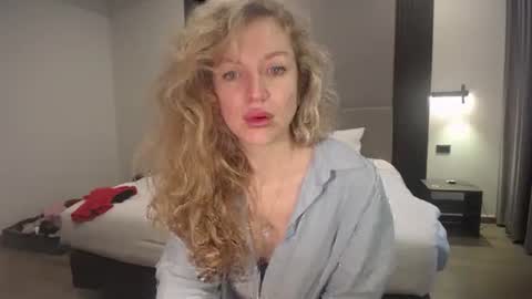 Snapshot of sashasweetsasha chatting on 03.11.26 Sasha online show from 03.11.26