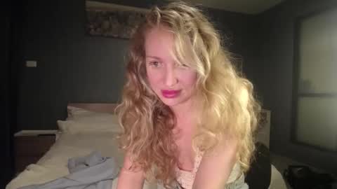 Snapshot of sashasweetsasha chatting on 03.18.26 Sasha online show from 03.18.26