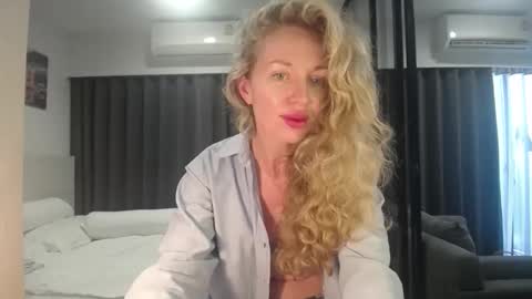 Snapshot of sashasweetsasha chatting on 03.24.26 Sasha online show from 03.24.26