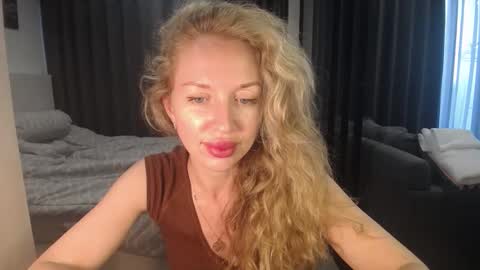 Snapshot of sashasweetsasha chatting on 04.06.26 Sasha online show from 04.06.26