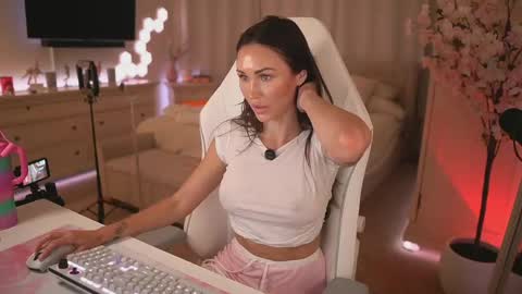 sashawest_official online show from 04.16.26