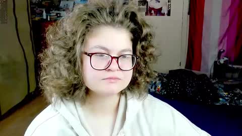 Snapshot of sashy_way chatting on 10.23.25 .Alexandra online show from 10.23.25