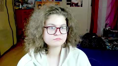 Snapshot of sashy_way chatting on 10.23.25 .Alexandra online show from 10.23.25