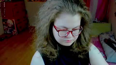 Snapshot of sashy_way chatting on 06.19.26 .Alexandra online show from 06.19.26
