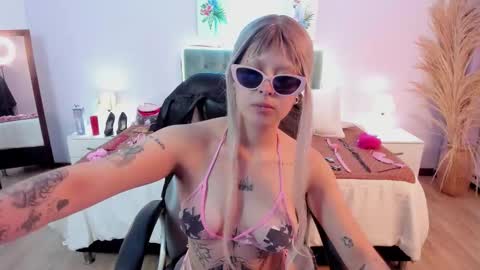 saskia_vellour online show from 02.01.26