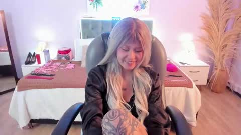 saskia_vellour online show from 02.03.26