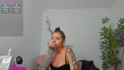 saskiagrendel online show from 02.21.26