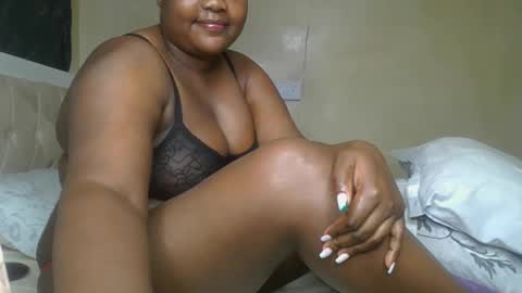 sassie_bee online show from 12.13.24