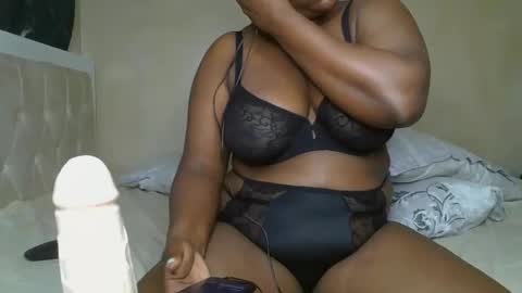 sassie_bee online show from 12.16.24