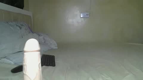 sassie_bee online show from 02.17.25