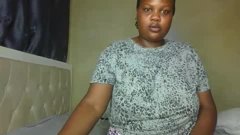 sassie_bee online show from 11.16.25