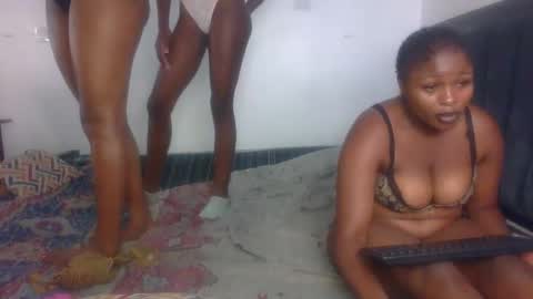 Snapshot of sassie_d chatting on 12.15.25 sassie_d online show from 12.15.25