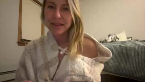 Sassyella online show from 10.19.25