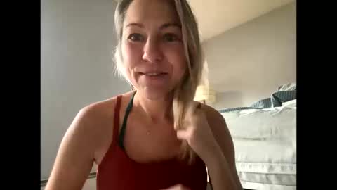 Sassyella online show from 10.19.25