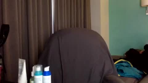 Snapshot of sassykitttykat chatting on 10.28.25 sassykitttykat online show from 10.28.25