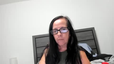 Snapshot of sassypeachgoddess chatting on 10.08.25 sassypeachgoddess online show from 10.08.25
