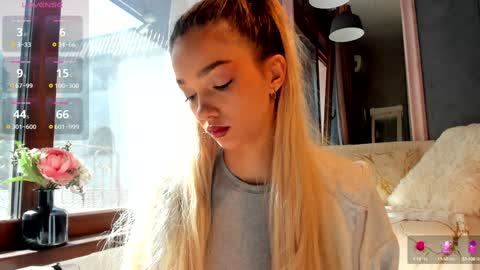 Snapshot of sassyt33n chatting on 10.11.25 sassyt33n online show from 10.11.25
