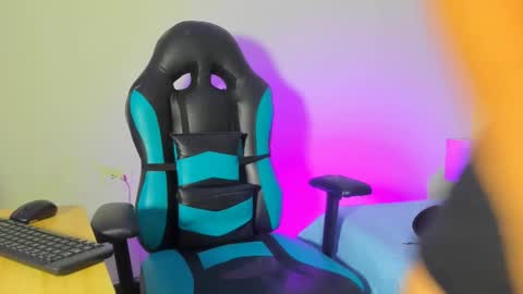 Evans Williams online show from 02.12.25