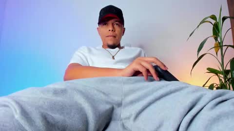     online show from 11.12.25