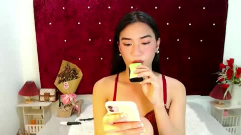 Snapshot of satiable_sashax chatting on 10.05.25 Sasha online show from 10.05.25