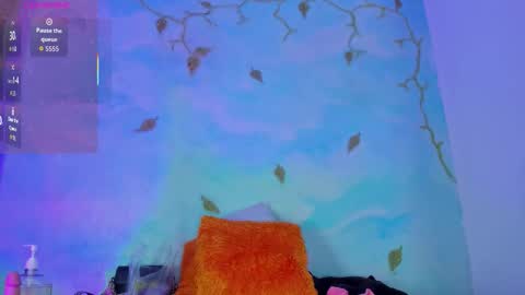 Saturnooo online show from 10.31.25