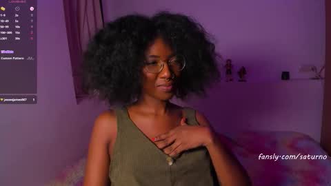 Snapshot of saturno_vibes chatting on 10.17.25 saturno_vibes online show from 10.17.25