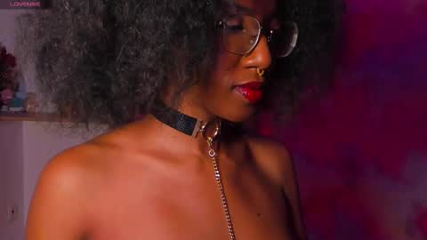 Snapshot of saturno_vibes chatting on 11.04.25 saturno_vibes online show from 11.04.25