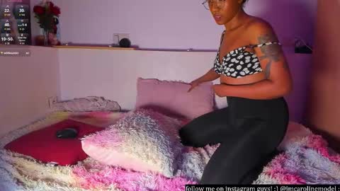 Snapshot of saturno_vibes chatting on 11.12.25 saturno_vibes online show from 11.12.25