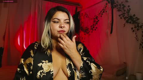 Snapshot of satyn_doll chatting on 12.28.24 Gina George online show from 12.28.24