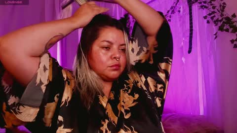 Snapshot of satyn_doll chatting on 01.06.25 Gina George online show from 01.06.25