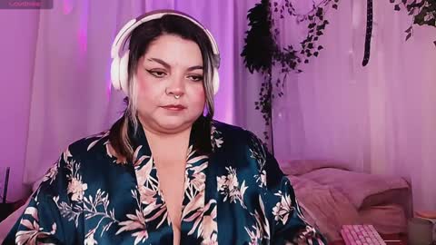 Snapshot of satyn_doll chatting on 01.09.25 Gina George online show from 01.09.25