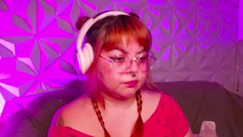 Snapshot of satyn_doll chatting on 09.11.25 Gina George online show from 09.11.25