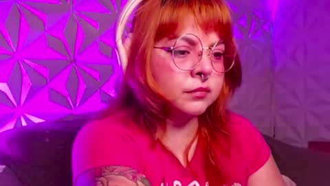 Snapshot of satyn_doll chatting on 09.12.25 Gina George online show from 09.12.25