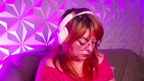 Snapshot of satyn_doll chatting on 09.17.25 Gina George online show from 09.17.25