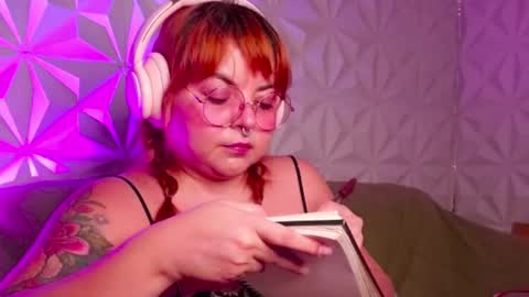 Snapshot of satyn_doll chatting on 09.20.25 Gina George online show from 09.20.25