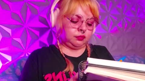 Snapshot of satyn_doll chatting on 09.24.25 Gina George online show from 09.24.25