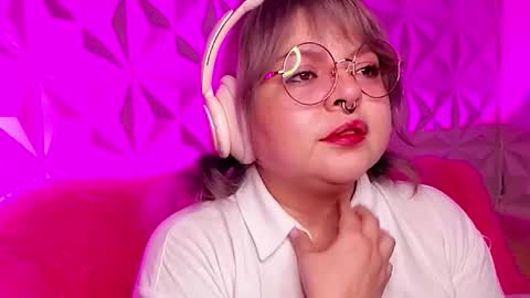 Snapshot of satyn_doll chatting on 10.30.25 Gina George online show from 10.30.25