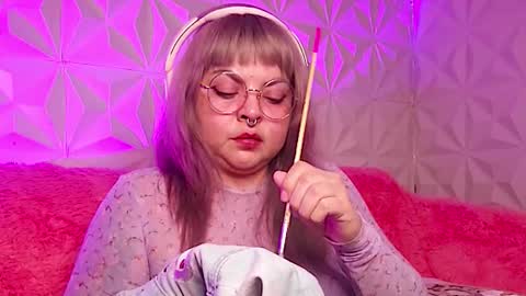 Snapshot of satyn_doll chatting on 11.17.25 Gina George online show from 11.17.25