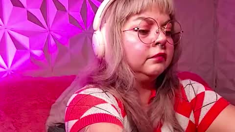 Snapshot of satyn_doll chatting on 11.28.25 Gina George online show from 11.28.25