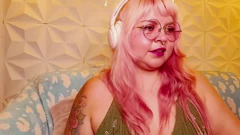 Snapshot of satyn_doll chatting on 06.04.26 Gina George online show from 06.04.26