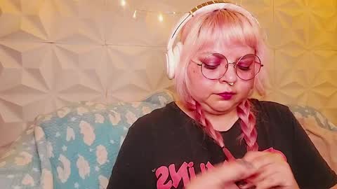 Snapshot of satyn_doll chatting on 06.06.26 Gina George online show from 06.06.26