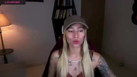 Snapshot of saucy_jenn1 chatting on 10.26.25 I AM JENN online show from 10.26.25