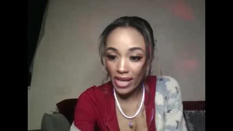 Snapshot of saucy_shanice chatting on 05.08.26 Shaniiice online show from 05.08.26