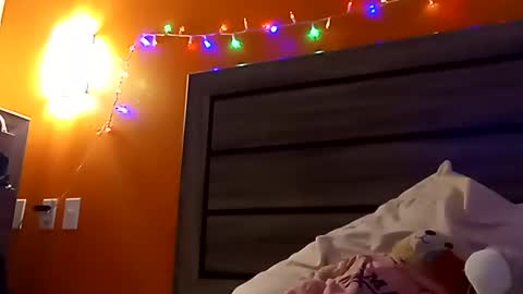 SnowBunny online show from 02.06.25