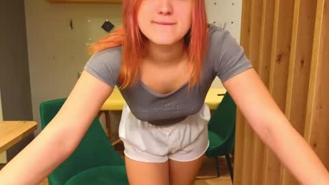 Snapshot of sav_anna chatting on 12.15.24 LUNA and ANNA online show from 12.15.24