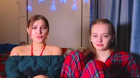 Snapshot of sav_anna chatting on 12.25.24 LUNA and ANNA online show from 12.25.24