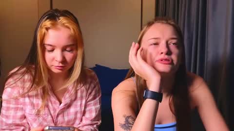 Snapshot of sav_anna chatting on 01.08.25 LUNA and ANNA online show from 01.08.25