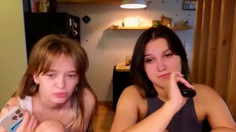 Snapshot of sav_anna chatting on 09.18.25 LUNA and ANNA online show from 09.18.25